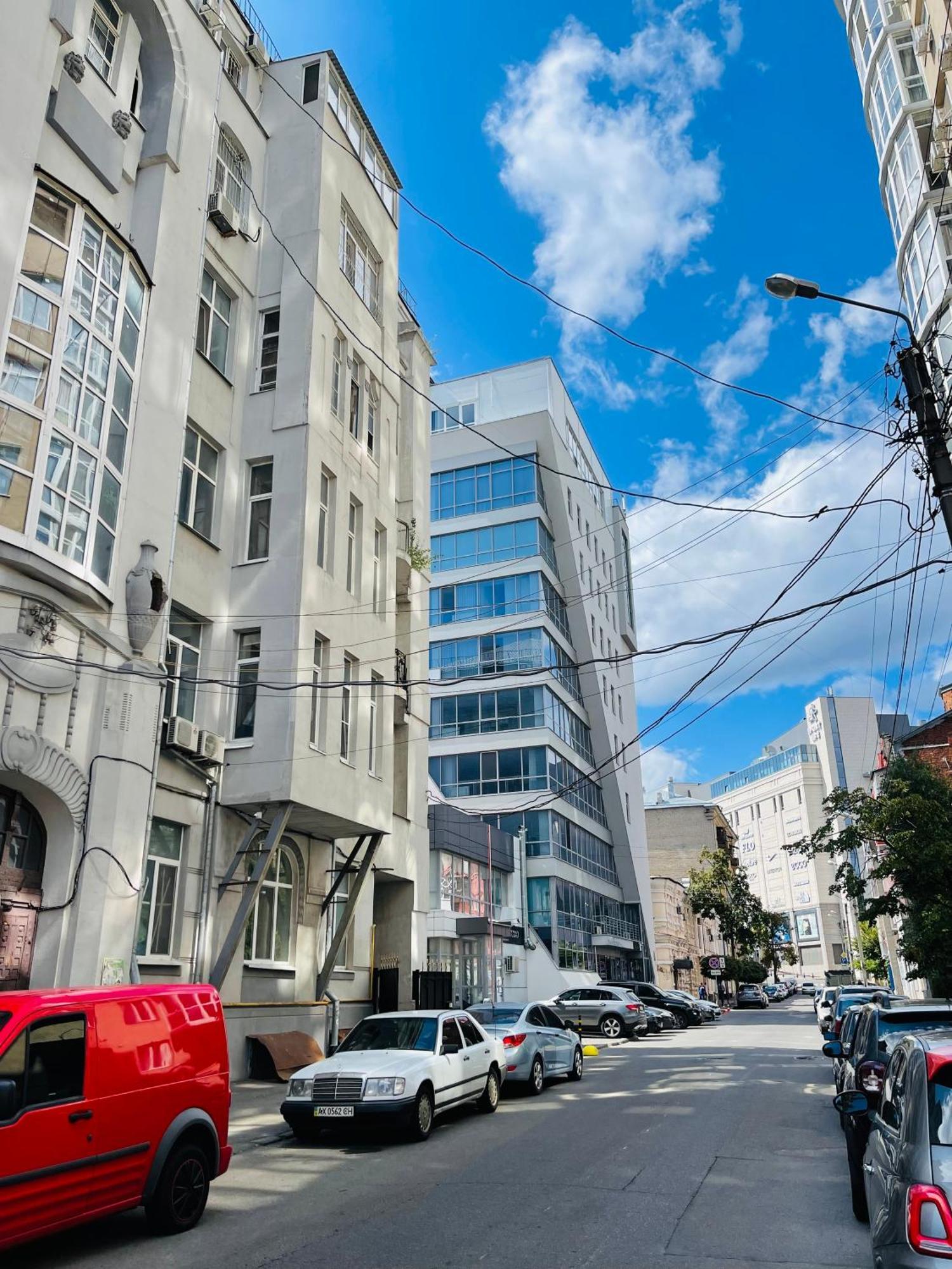 For Rent In The Center Of K18 Elinaflats * Kharkiv