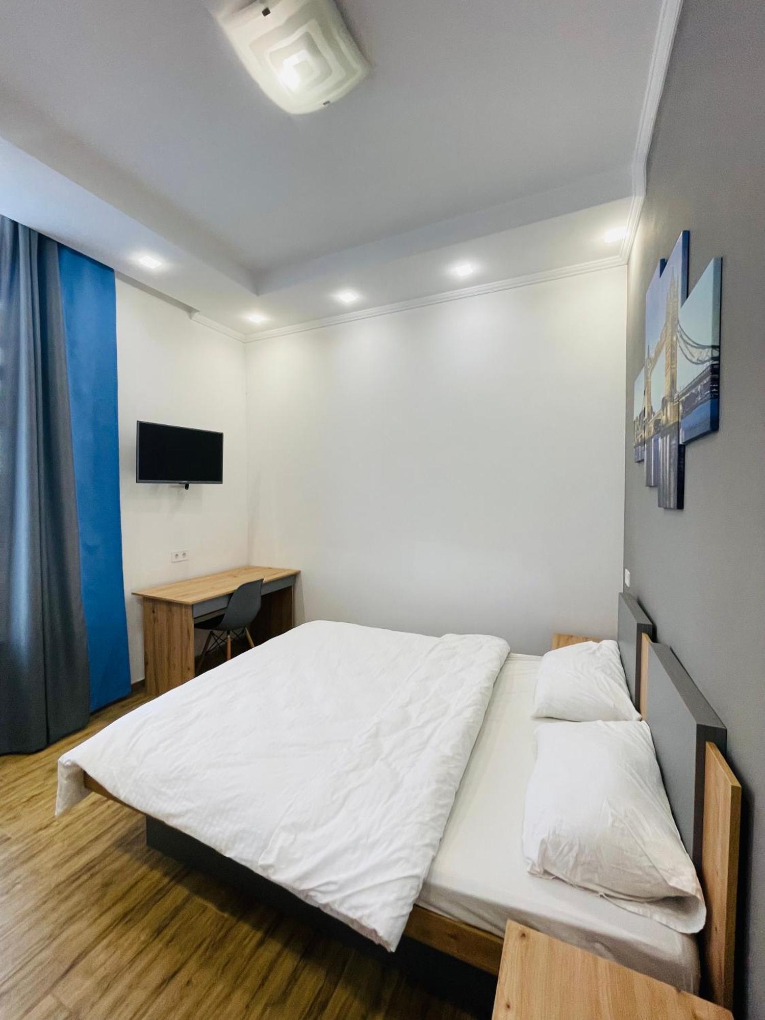 For Rent In The Center Of K18 Elinaflats * 哈尔科夫